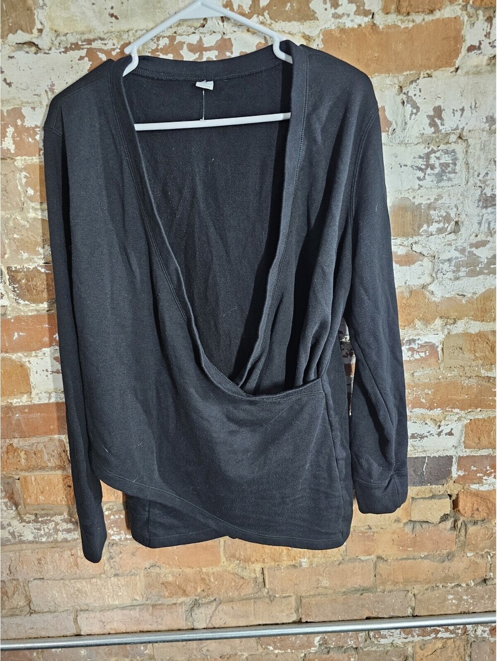 Old Navy Active Black Faux Wrap Top L Long Sleeve Yoga Athleisure Balletcore